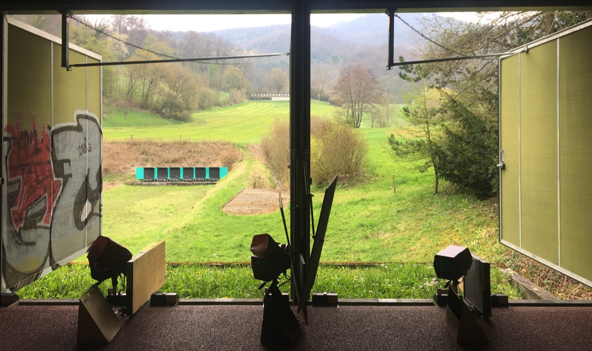 Blick aus dem Schützenhaus Ramstel auf die 300-Meter-Anlage